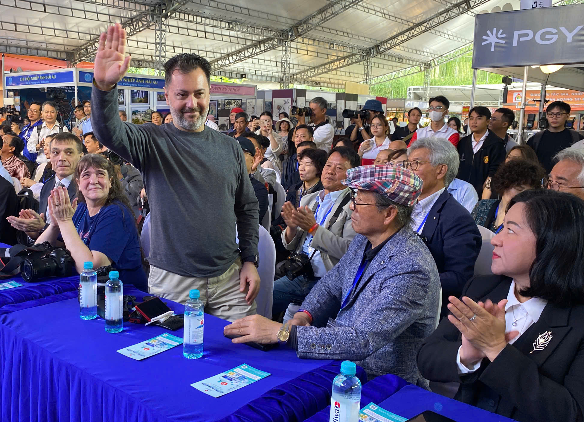 100 nhiếp ảnh gia thế giới đến Việt Nam so tài chụp ảnh- Ảnh 3.