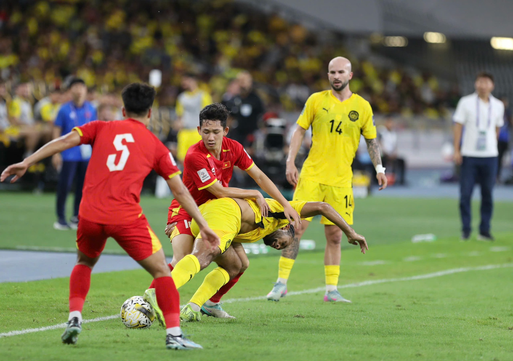 FAM kiện FIFA lên CAS vì nhập tịch lậu ‘không có lợi ích thể thao’: Vậy trận thắng Việt Nam là gì?- Ảnh 2. FAM kiện FIFA lên CAS vì nhập tịch lậu ‘không có lợi ích thể thao’: Vậy trận thắng Việt Nam là gì?- Ảnh 2.