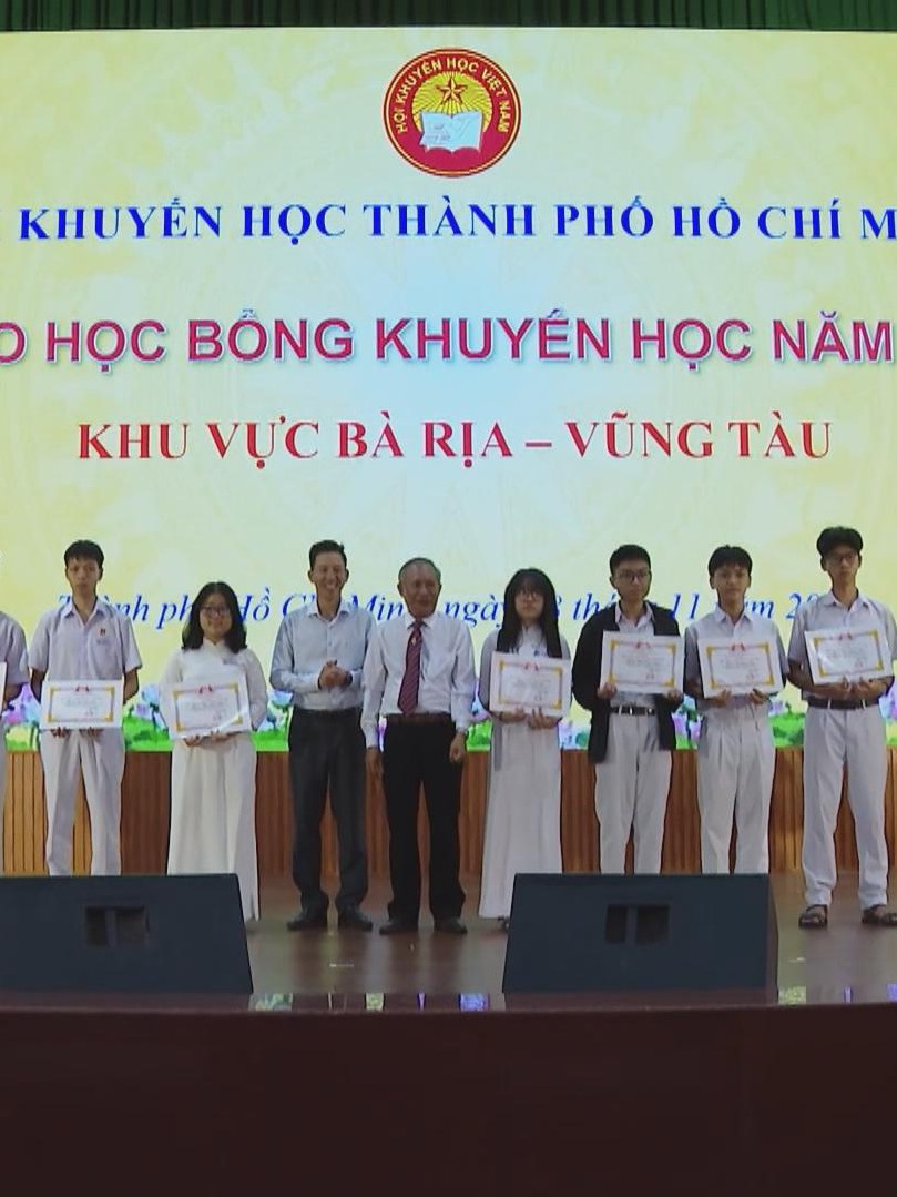 TP. Hồ Chí Minh: Trao 500 suất học bổng khuyến học trị giá 1,5 tỷ đồng
