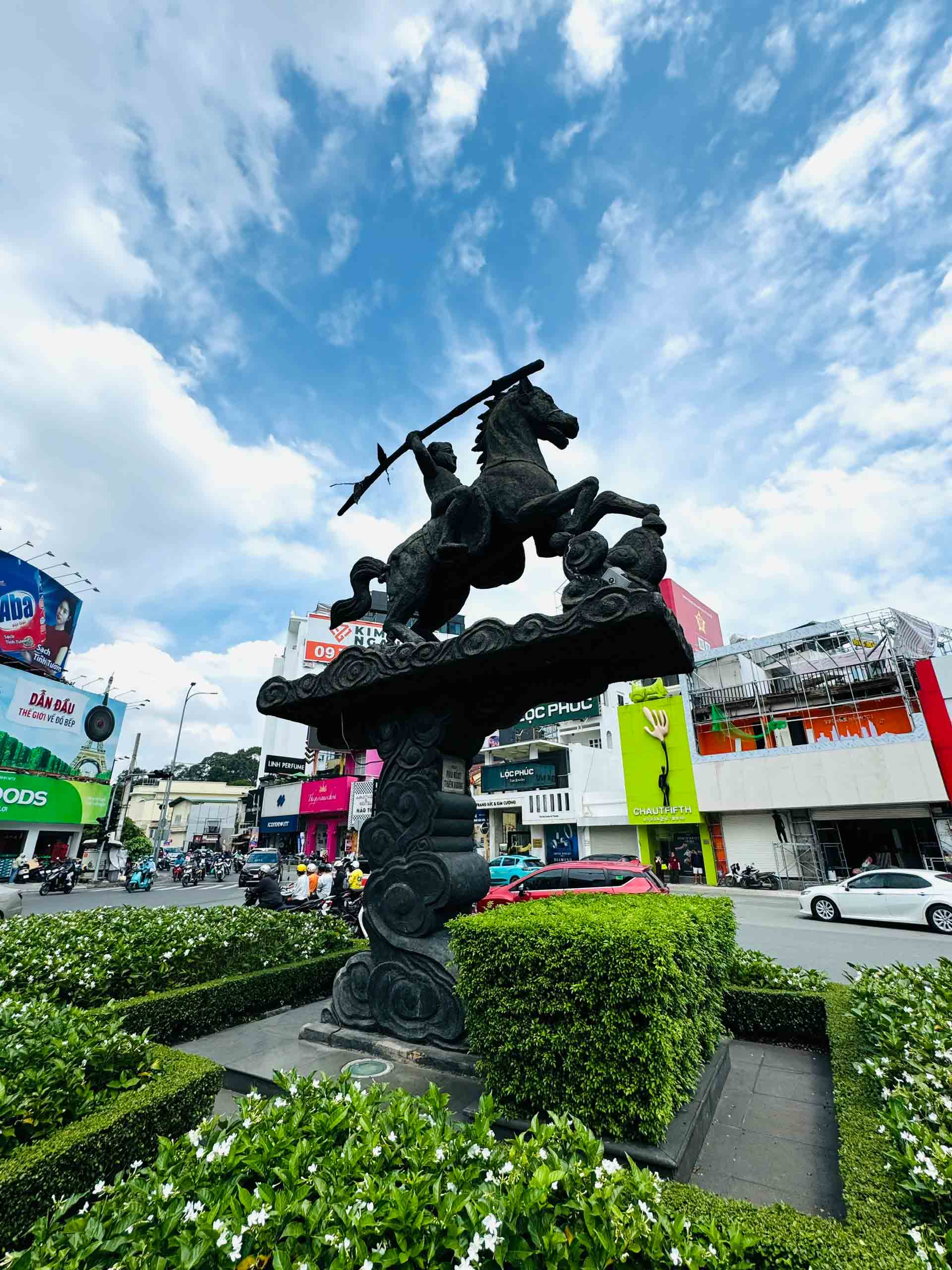 Điêu khắc trong ‘cơn bão’ AI- Ảnh 1. Điêu khắc trong ‘cơn bão’ AI- Ảnh 1.