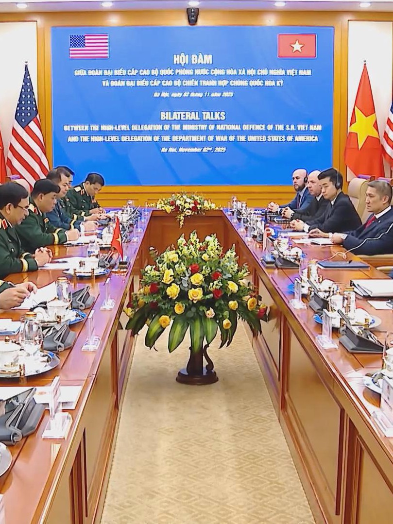 Bộ trưởng Bộ Chiến tranh Hoa Kỳ thăm Việt Nam