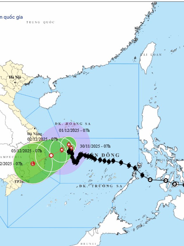 Bão số 15 giật cấp 11, di chuyển chậm chạp