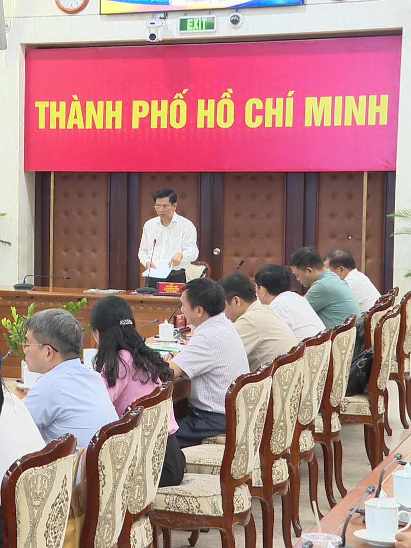 Tổ công tác số 12 giám sát việc thực hiện mô hình chính quyền 2 cấp tại huyện Hóc Môn