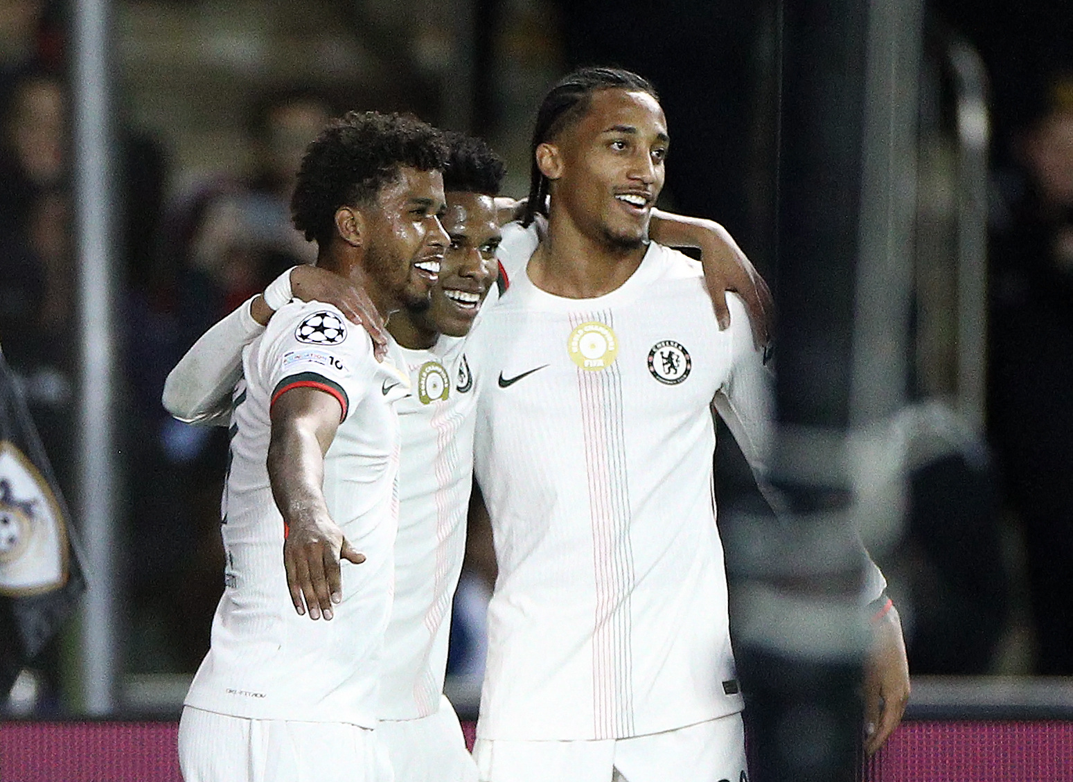 Người cũ của Man United giải cứu Chelsea - Ảnh 1.