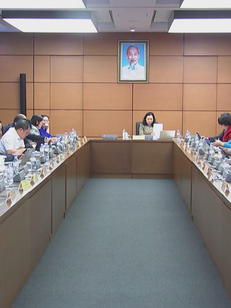 Quốc hội thảo luận các dự thảo luật sửa đổi về thuế