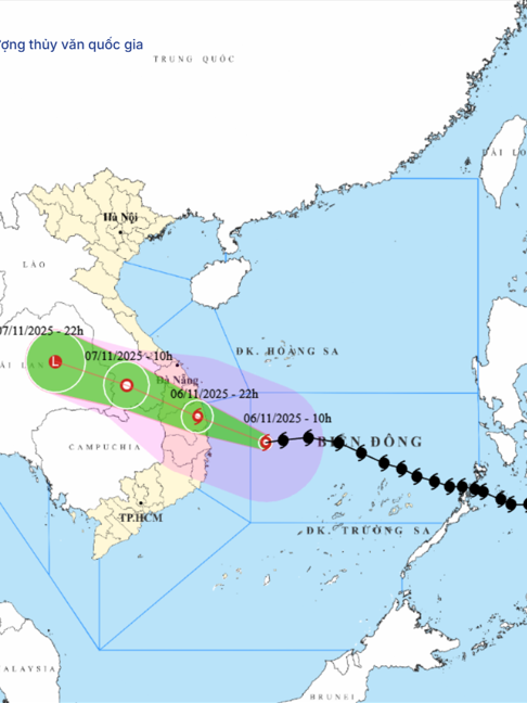 Bão số 13 tiến gần đất liền, mưa lớn và gió giật mạnh nguy cơ gây ngập lụt