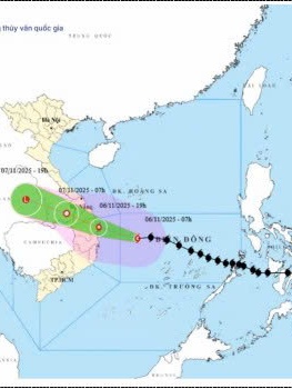Bão số 13 tiến sát: gió giật cấp 17, sóng cao tới 10 m đe dọa ven biển miền Trung