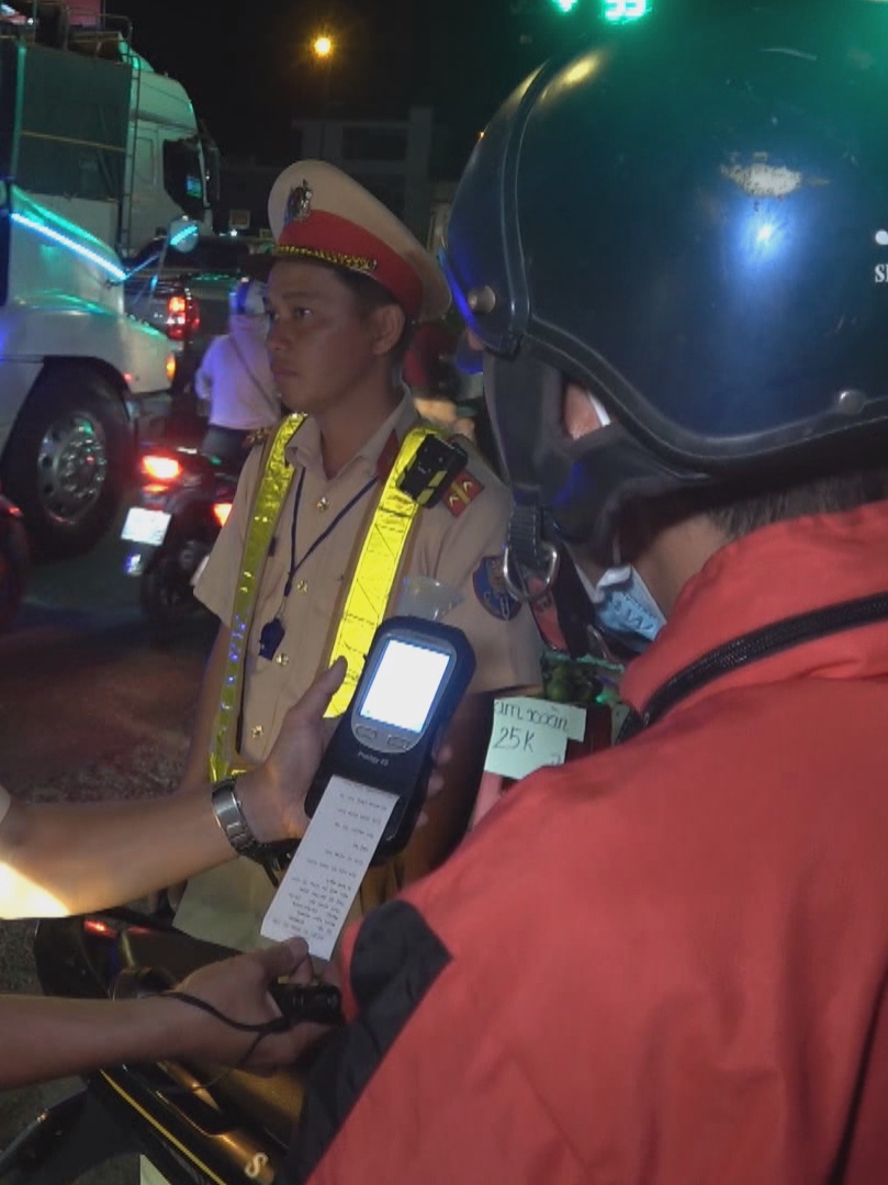 TP. Hồ Chí Minh quyết liệt siết chặt kiểm soát nồng độ cồn, nghiêm cấm can thiệp xử lý