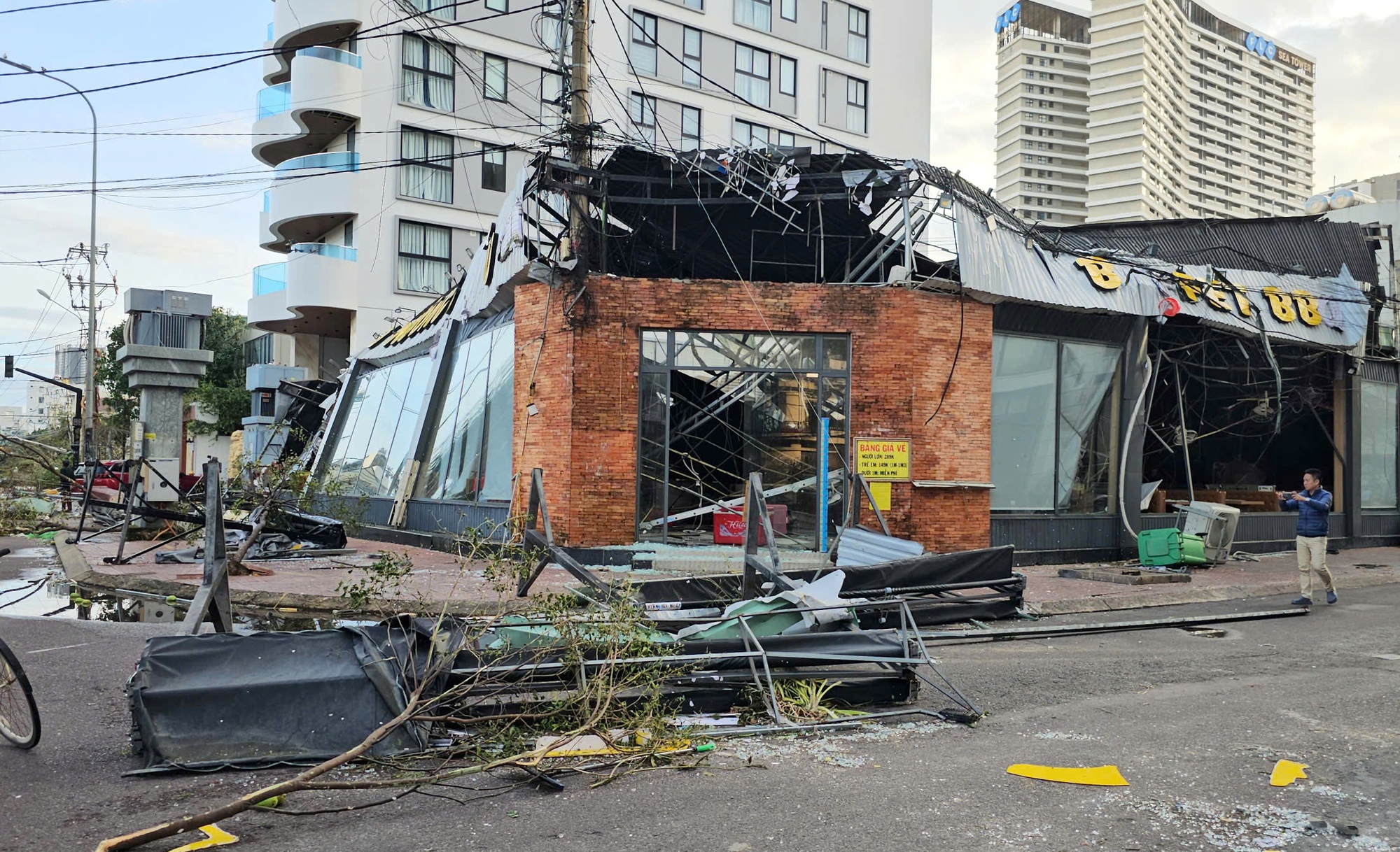 Thiệt hại nặng nề sau Bão số 13 tại gia Lai , người dân khốn khó - Ảnh 9. Thiệt hại nặng nề sau Bão số 13 tại gia Lai , người dân khốn khó - Ảnh 9.