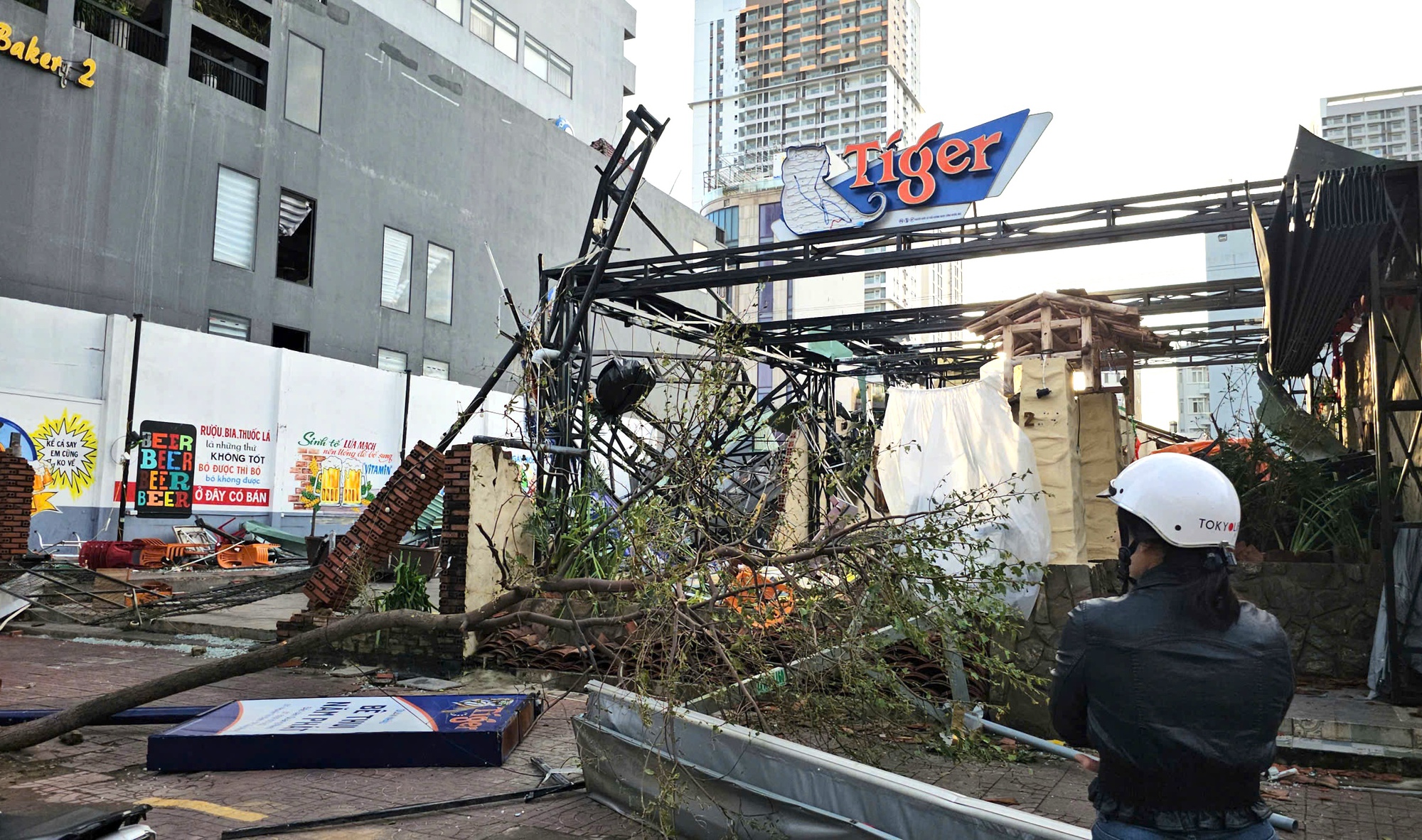 Thiệt hại nặng nề sau Bão số 13 tại gia Lai , người dân khốn khó - Ảnh 2. Thiệt hại nặng nề sau Bão số 13 tại gia Lai , người dân khốn khó - Ảnh 2.