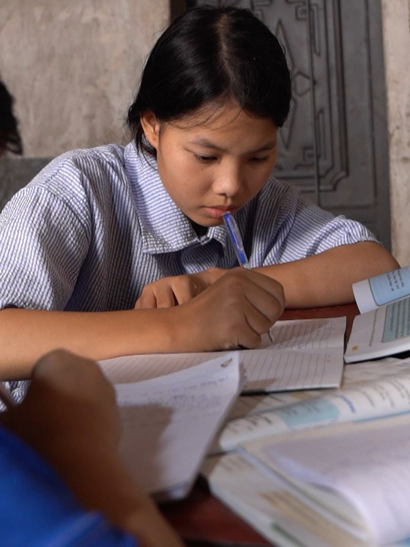 Tuổi 17, em Hiền trở thành chỗ dựa cho mẹ và em gái sau khi cha qua đời