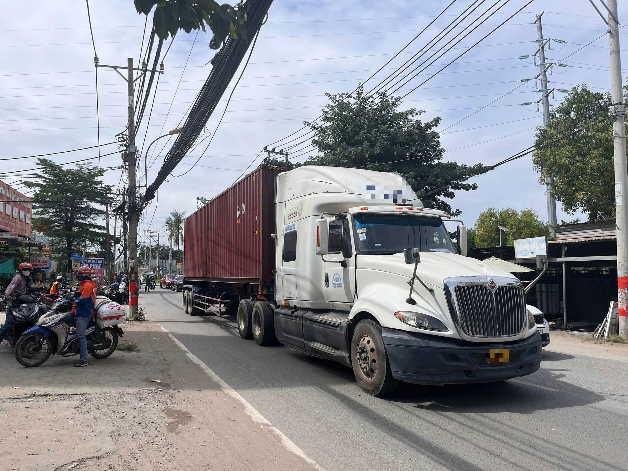 TP.HCM: Đi bán rau mưu sinh, người phụ nữ gặp nạn tử vong thương tâm- Ảnh 2.