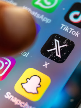 Lệnh cấm mạng xã hội của Australia gây tranh luận toàn cầu