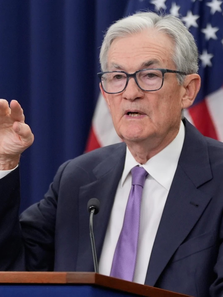 Tổng thống Trump phê phán Chủ tịch FED "cứng nhắc" vì chỉ giảm lãi suất nhỏ giọt