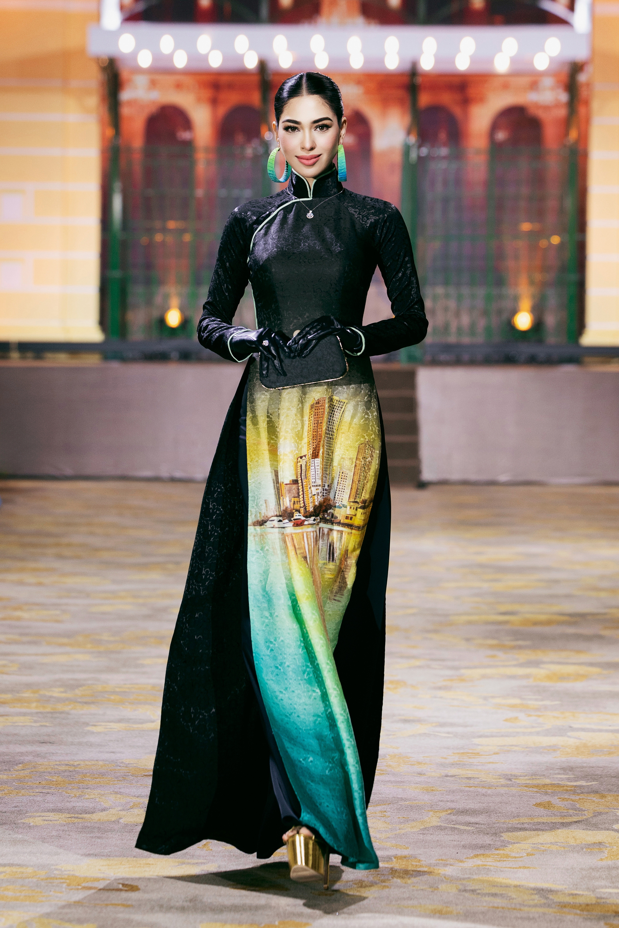 73 hoa hậu quốc tế diễn áo dài trên du thuyền giữa sông Sài Gòn - Ảnh 4. áo dài - Ảnh 4.