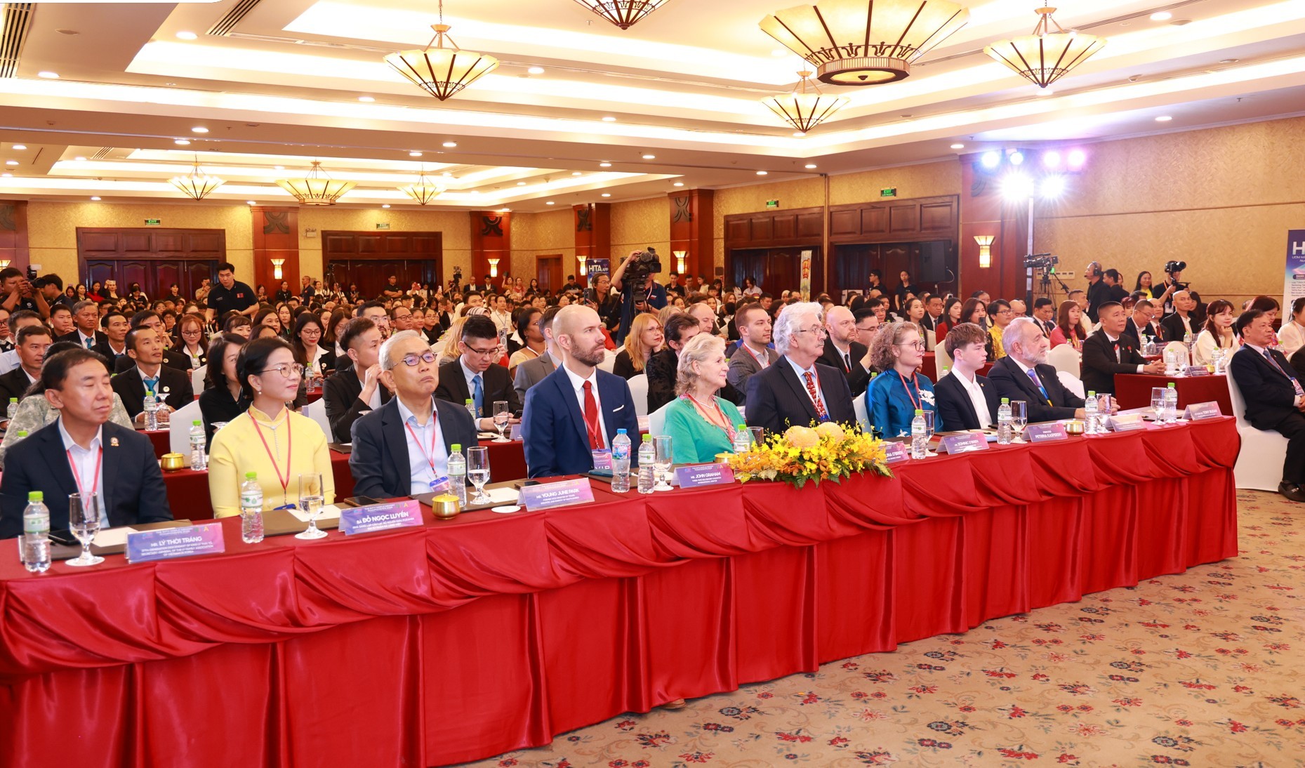 Cuộc cách mạng công nghệ 'Real-time' lần đầu tiên trong lịch sử- Ảnh 2. Cuộc cách mạng công nghệ 'Real-time' lần đầu tiên trong lịch sử- Ảnh 2.