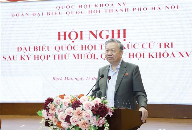 Tổng Bí thư Tô Lâm tiếp xúc cử tri Hà Nội sau Kỳ họp thứ 10, Quốc hội khóa XV- Ảnh 9. Tổng Bí thư Tô Lâm tiếp xúc cử tri Hà Nội sau Kỳ họp thứ 10, Quốc hội khóa XV- Ảnh 9.