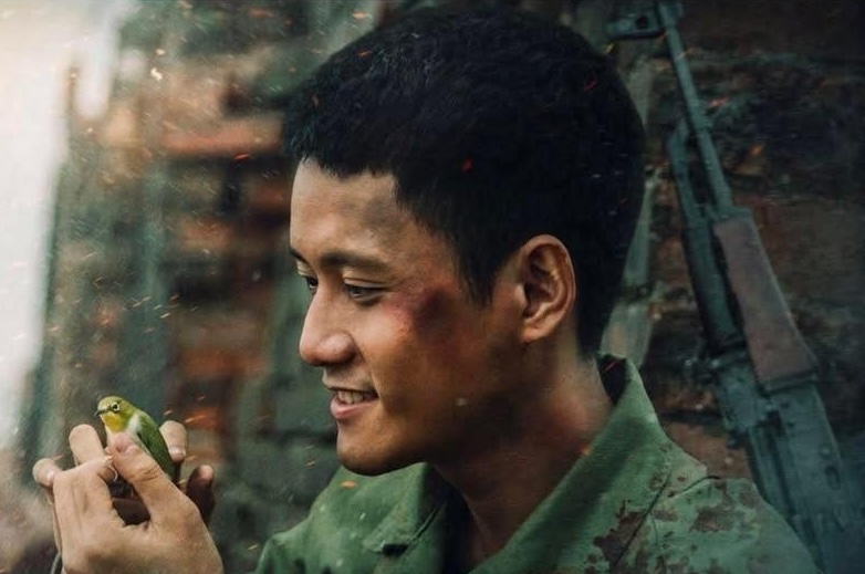 Mưa đỏ - Ảnh 1.