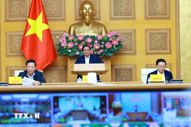 Thủ tướng: Phải đáp ứng nhu cầu nhà ở và quyền có chỗ ở của nhân dân - Ảnh 2.