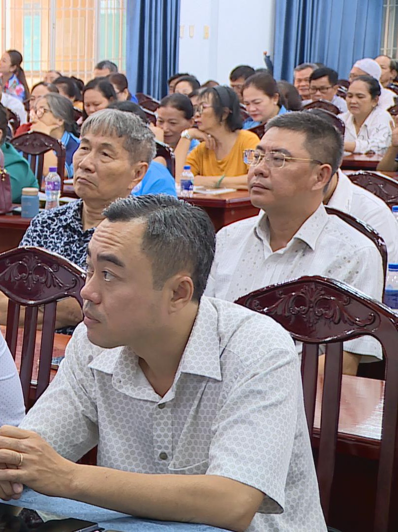 Cử tri kiến nghị nhiều vấn đề tại buổi tiếp xúc với Tổ đại biểu Quốc hội Đơn vị số 5