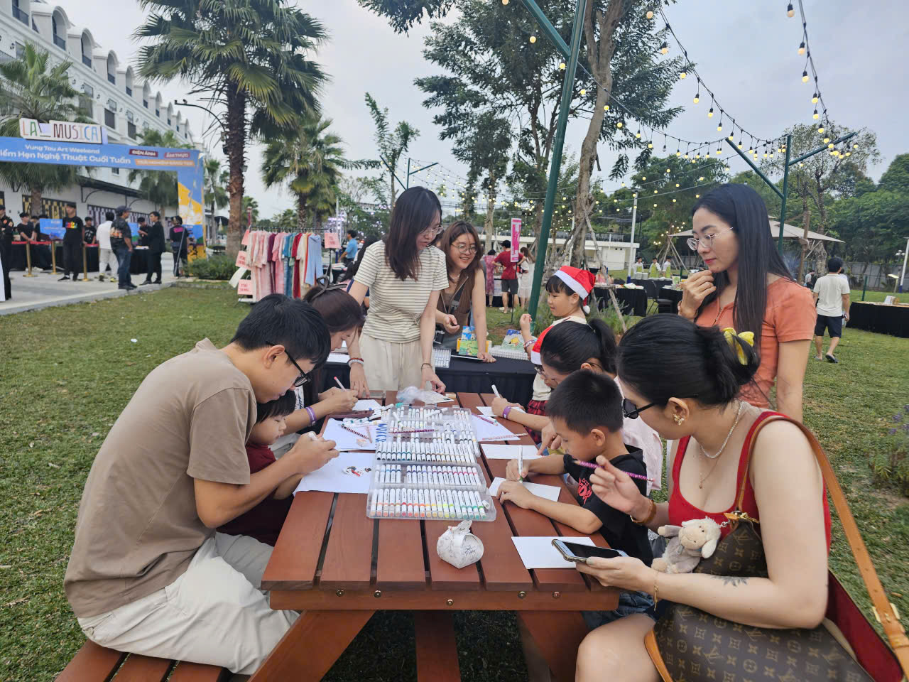 TP. Hồ Chí Minh: Tổ chức chương trình điểm hẹn nghệ thuật cuối tuần để thu hút du khách- Ảnh 1.