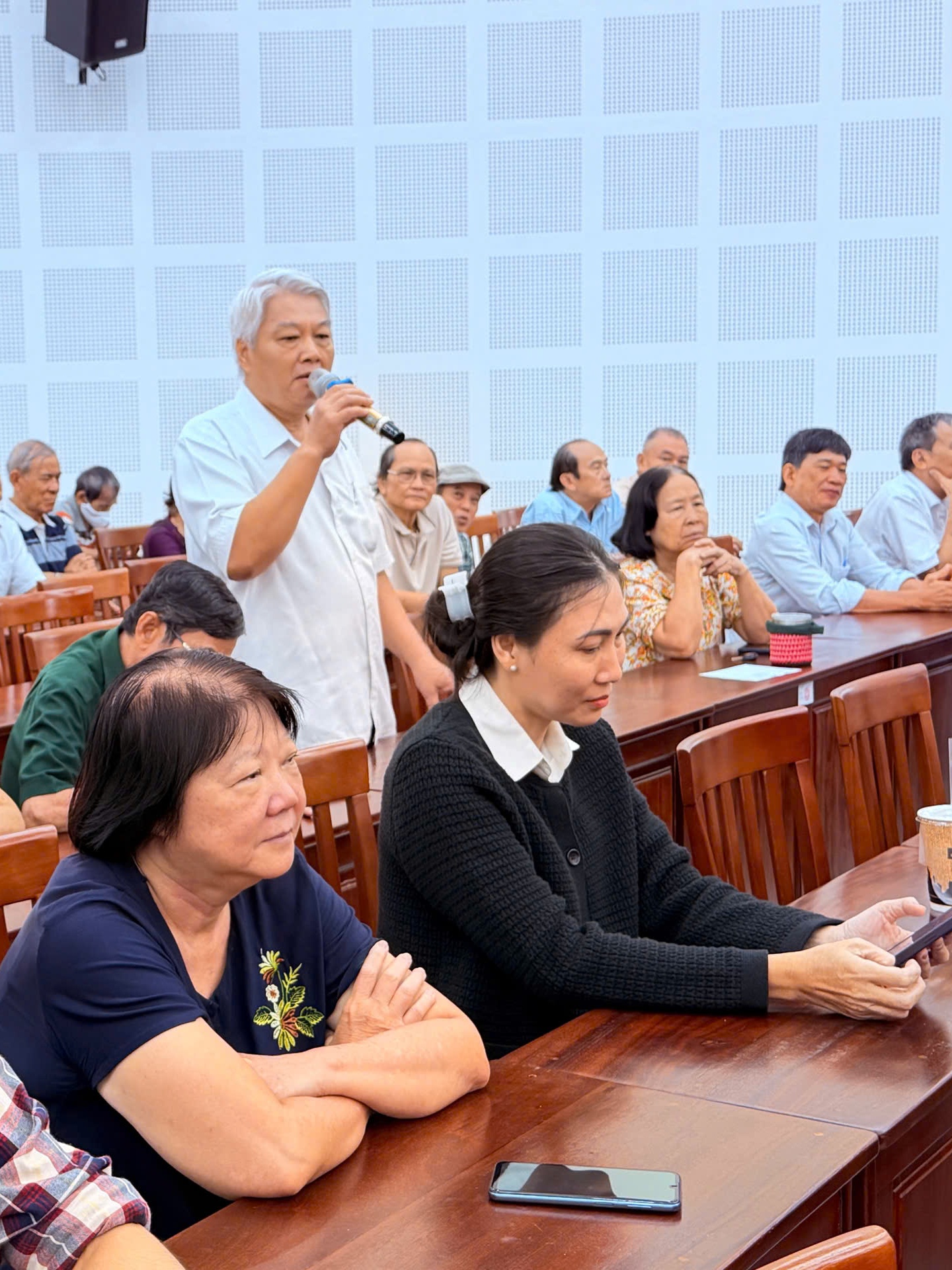 Đại biểu Quốc hội TP. Hồ Chí Minh lắng nghe kiến nghị cử tri 3 phường về chợ truyền thống và giao thông đô thị