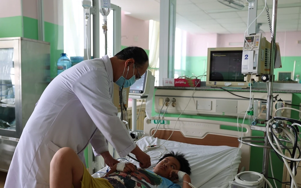 Bộ Y tế: Điều tra vụ gần 100 người ngộ độc sau ăn bánh mì ở TP. Hồ Chí Minh