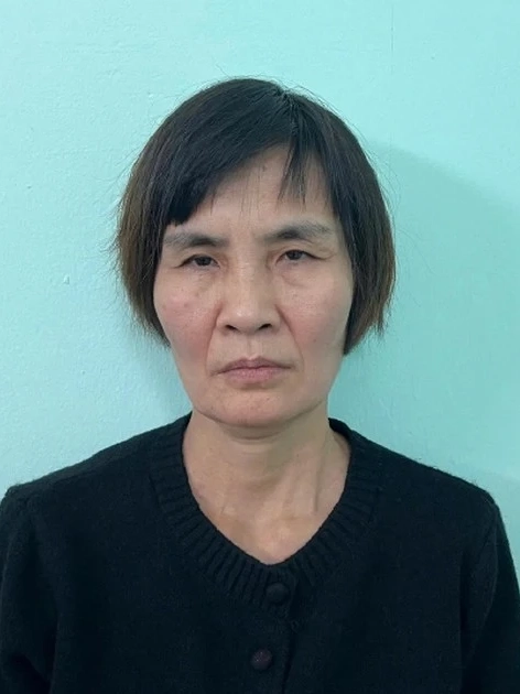 Hà Nội: Tạm giữ người phụ nữ lấy đồ, hành hung và ép nữ sinh quỳ giữa phố