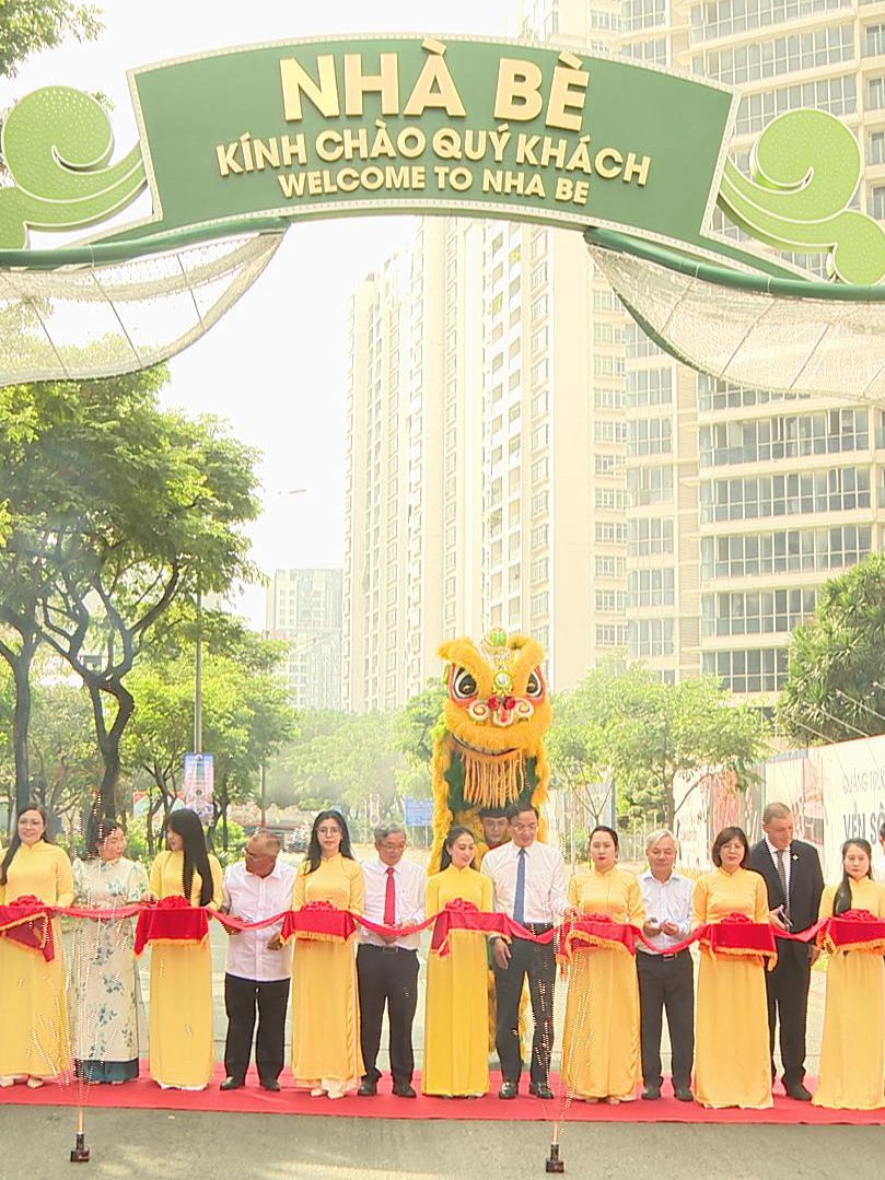 Khánh thành công trình "Cổng chào xã Nhà Bè" trên tuyến đường huyết mạch Nguyễn Hữu Thọ