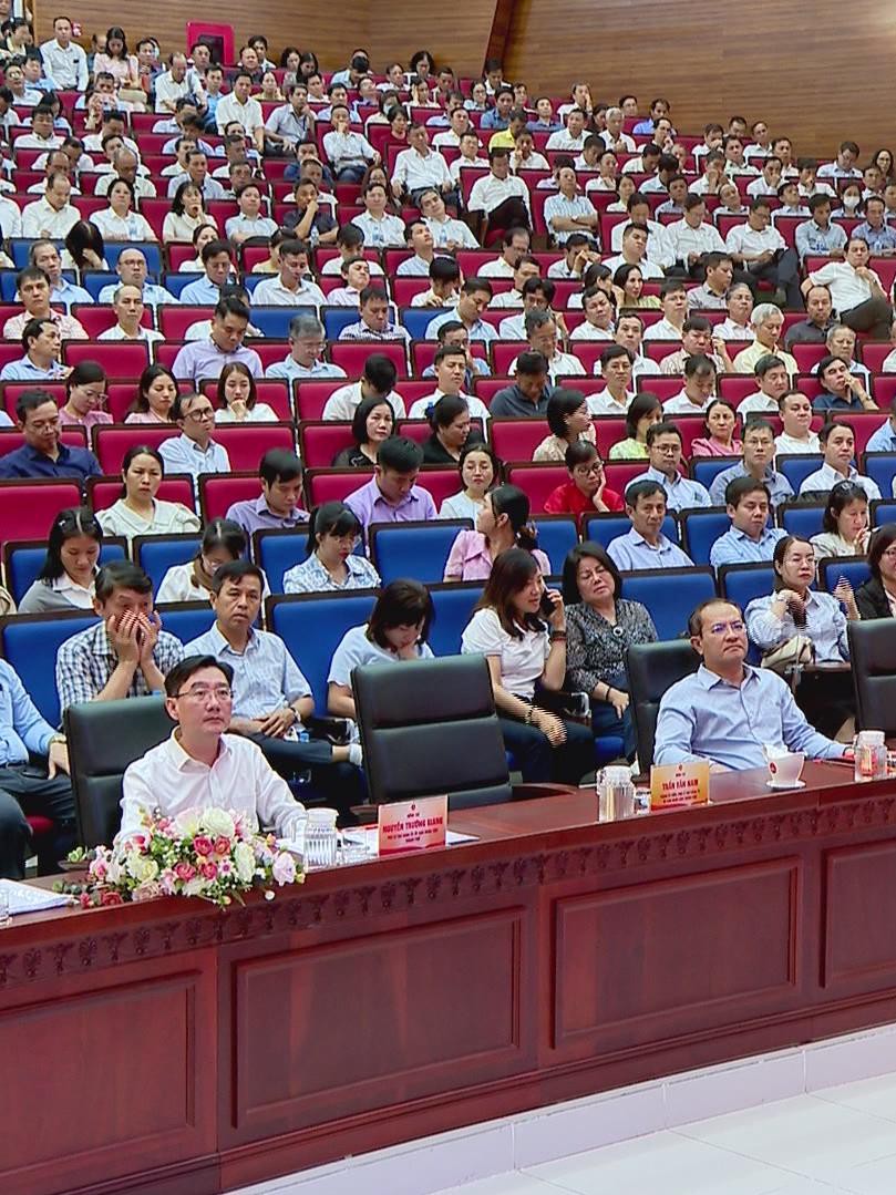 Nâng cao nhận thức chính trị và định hướng tư tưởng cho Đảng viên