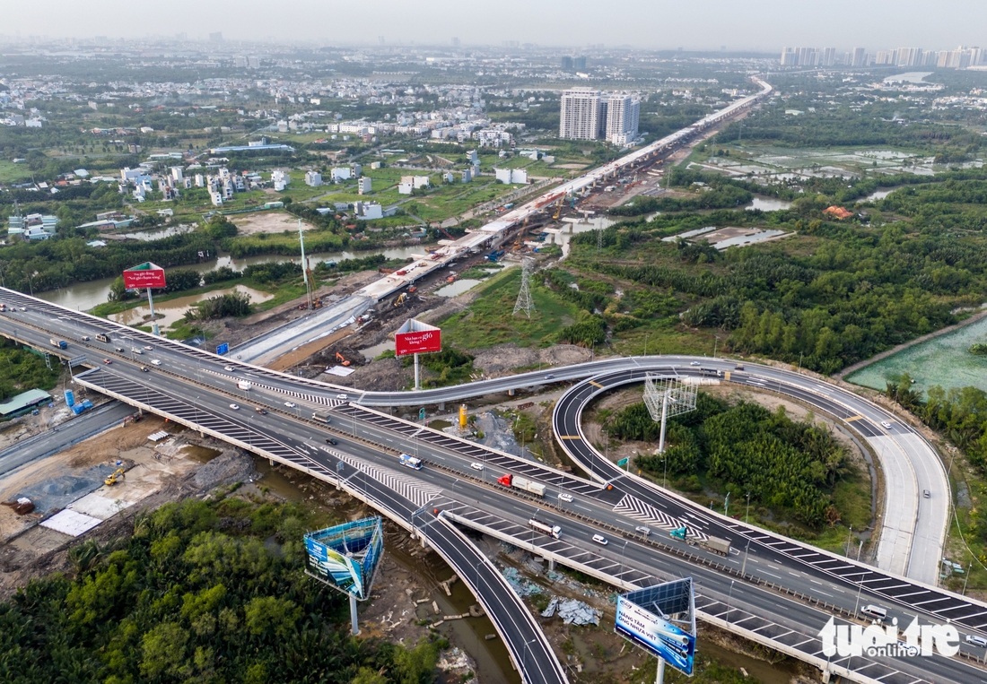 đường liên cảng - Ảnh 1.