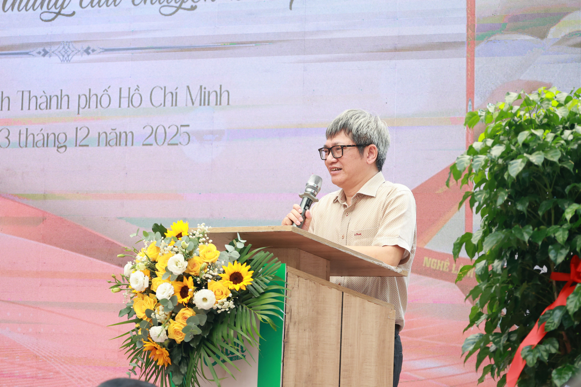 Tập sách tri ân những người 'gieo chữ' thầm lặng- Ảnh 2.