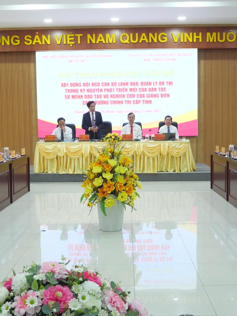 Xây dựng đội ngũ lãnh đạo đô thị đáp ứng kỷ nguyên phát triển mới