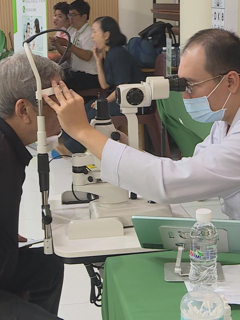 TP. Hồ Chí Minh: Chăm lo sức khỏe cho người cao tuổi có hoàn cảnh khó khăn