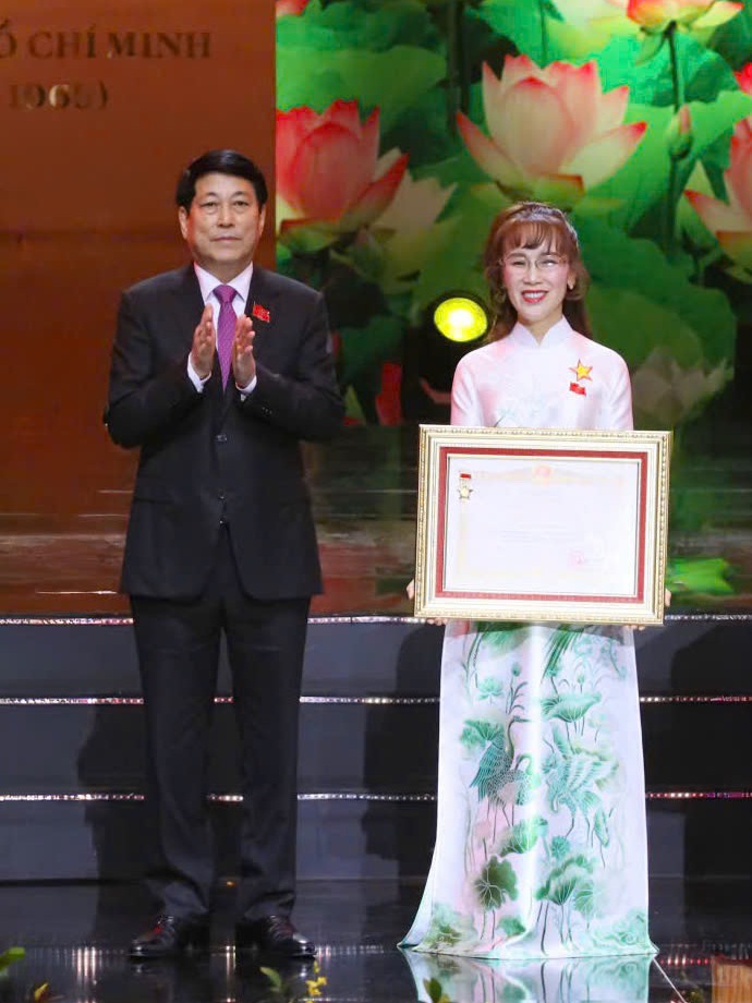 Tiến sĩ Nguyễn Thị Phương Thảo nhận danh hiệu Anh hùng Lao động