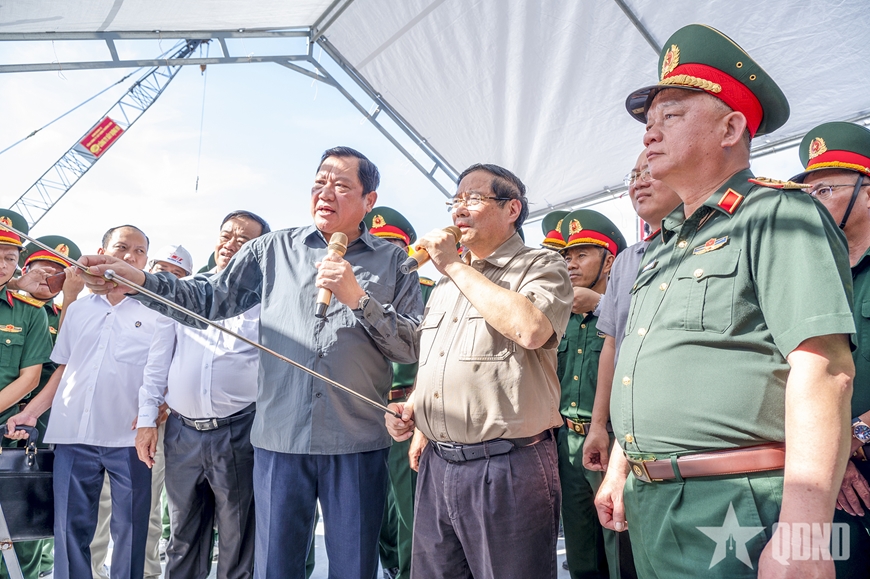 Thủ tướng chỉ đạo tháo gỡ vướng mắc vật liệu cho các công trình chiến lược tại Cà Mau- Ảnh 1.