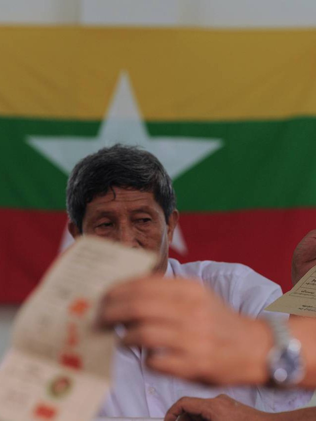 Myanmar bước vào tổng tuyển cử