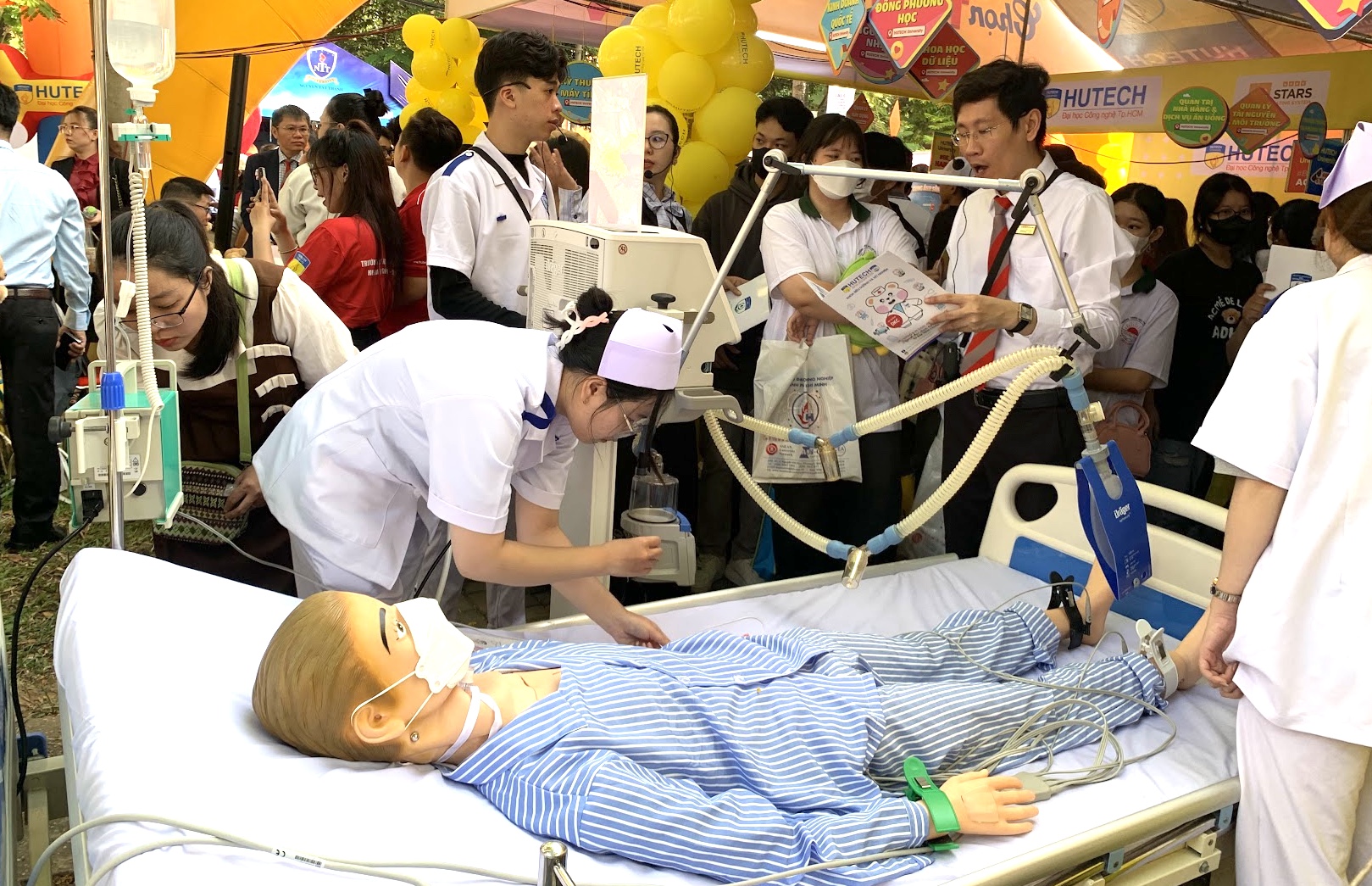 Thêm một trường đại học ở TP.HCM đào tạo bác sĩ - Ảnh 1.