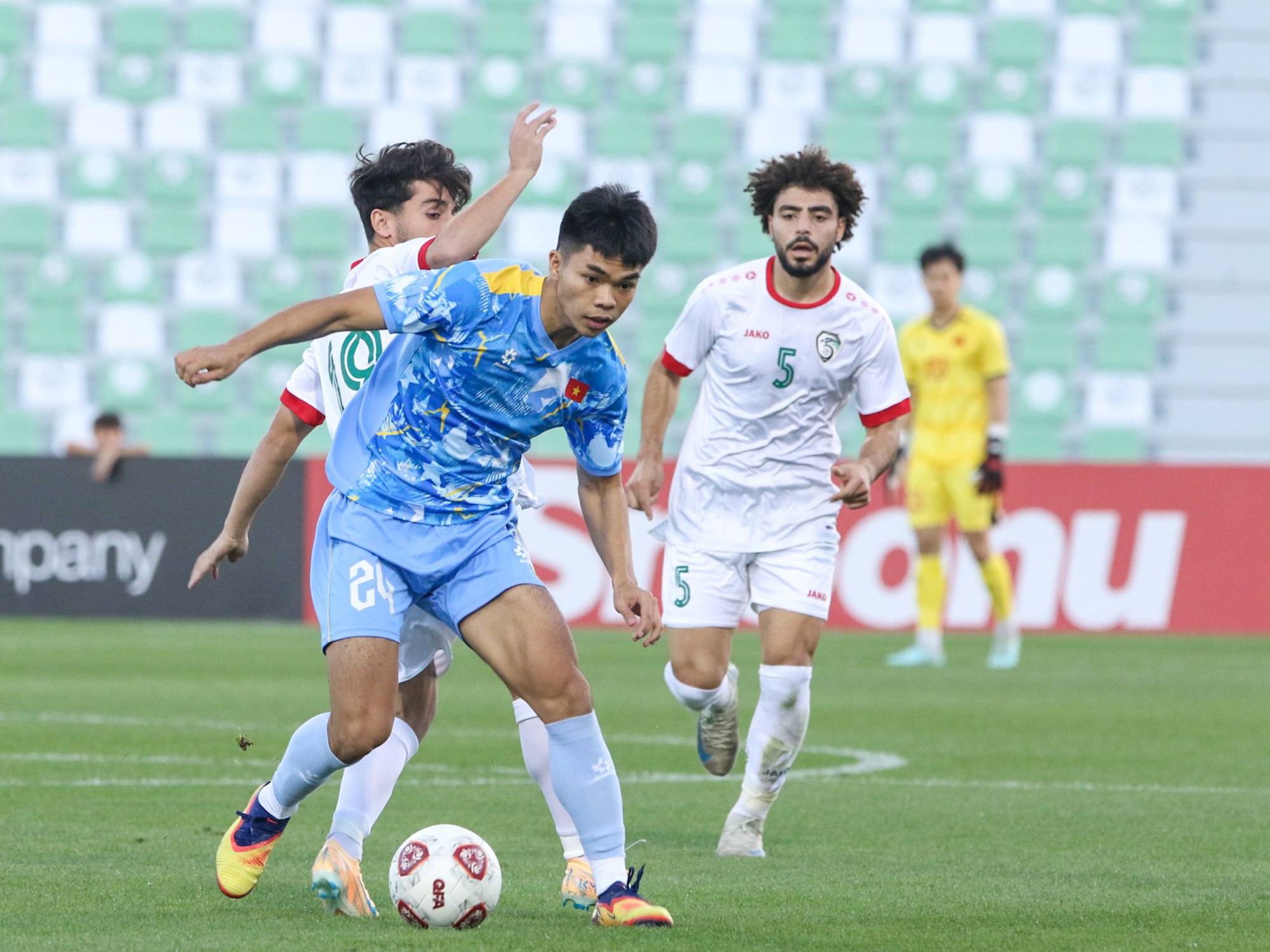 Cầu thủ 18 tuổi của Việt Nam ghi bàn vào lưới U23 Syria - Ảnh 1.