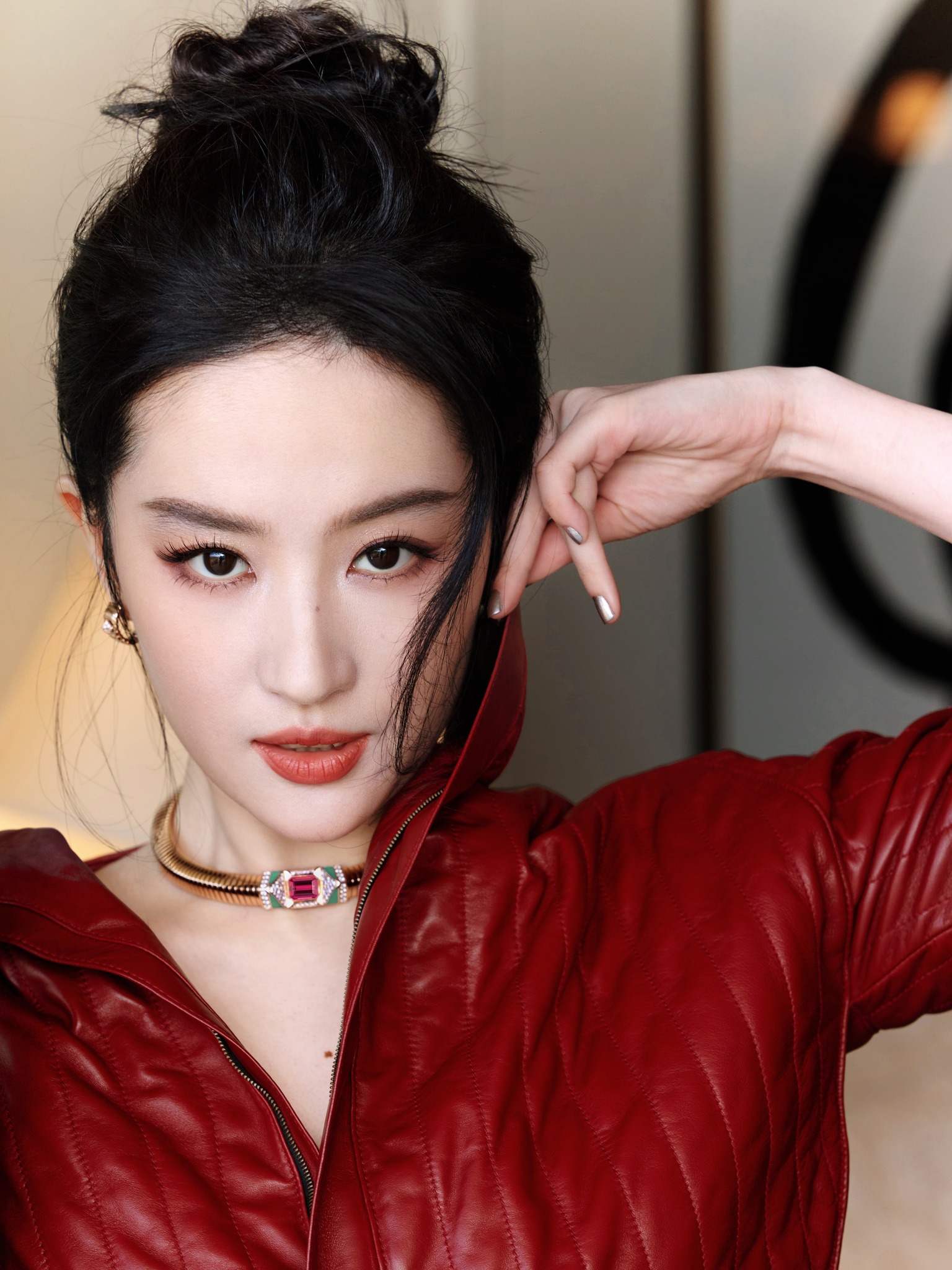 Ít phim mới, Lưu Diệc Phi vẫn giữ sức hút đặc biệt - Ảnh 2.