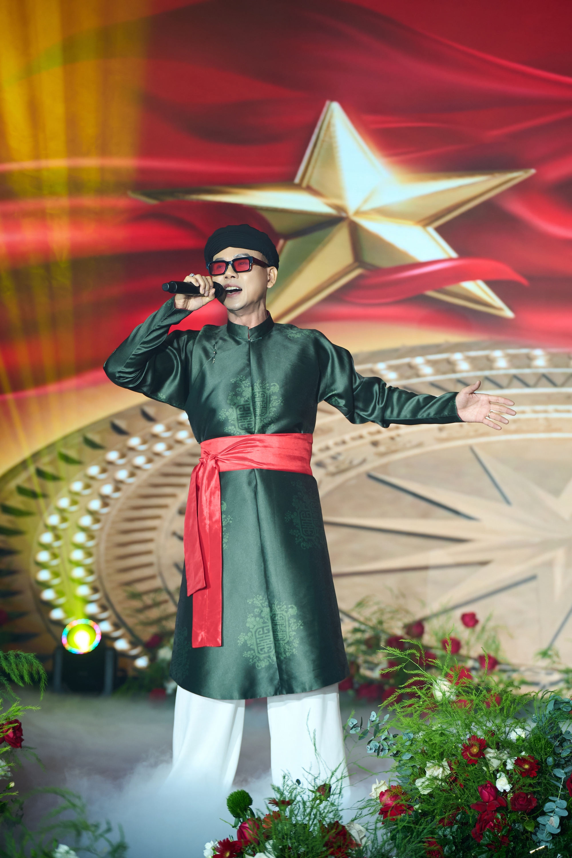 Phan Đinh Tùng đón tuổi 50 ra sao?- Ảnh 2.