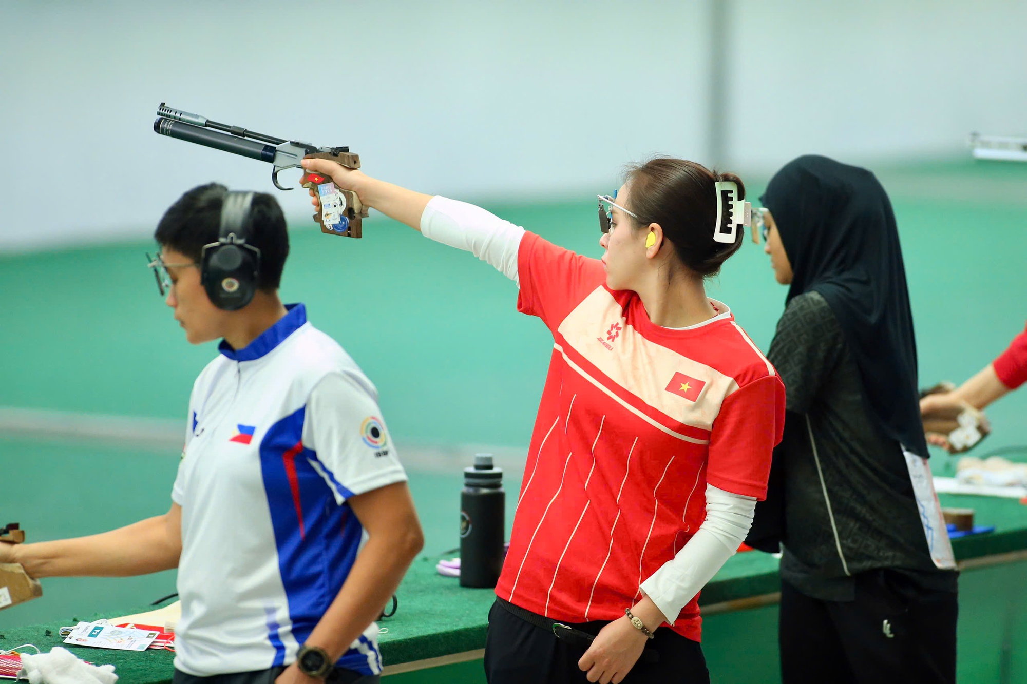 Nóng: Trịnh Thu Vinh tốp 1 VĐV tiêu biểu toàn quốc 2025, HLV Kim Sang-sik và U22 Việt Nam được vinh danh - Ảnh 1.