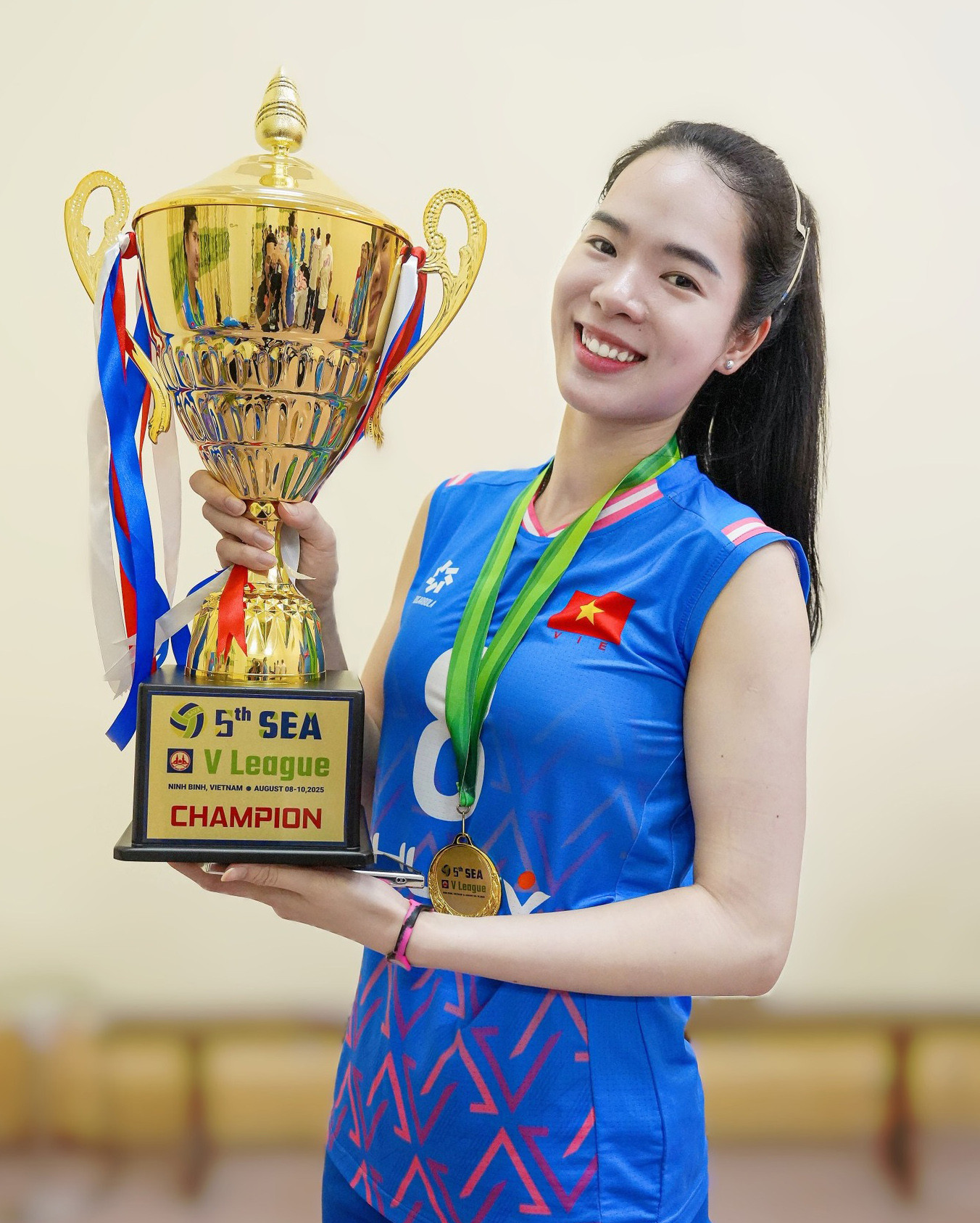 Nhan sắc hoa khôi cầm cờ cho đoàn thể thao Việt Nam tại SEA Games 33- Ảnh 5.