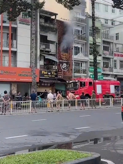 Cháy quán ăn ở trung tâm TP. Hồ Chí Minh lúc rạng sáng, 4 người tử vong do ngạt khói