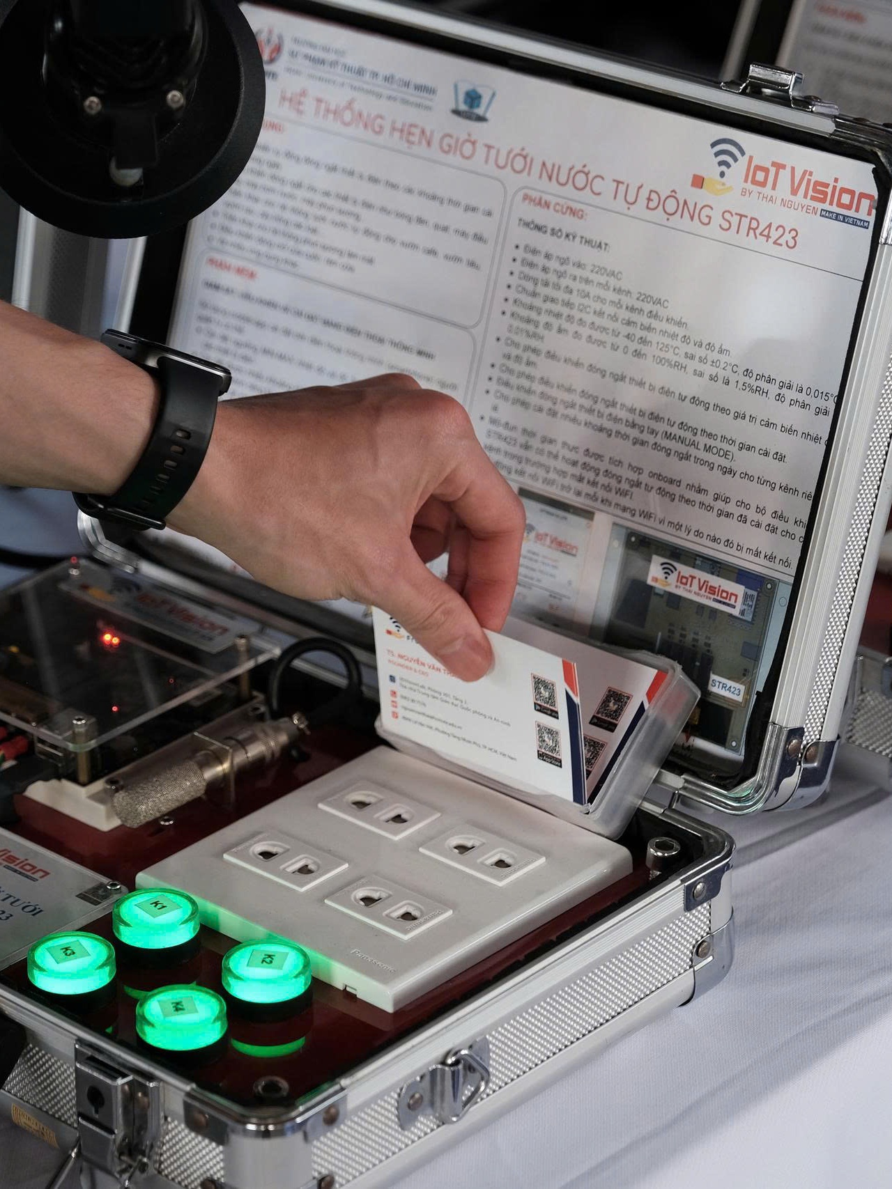 ĐH Sư phạm Kỹ thuật TP. Hồ Chí Minh giới thiệu bộ kit “tự làm chủ” và drone tại Ngày hội Công nghệ số Thủ Đức 2025