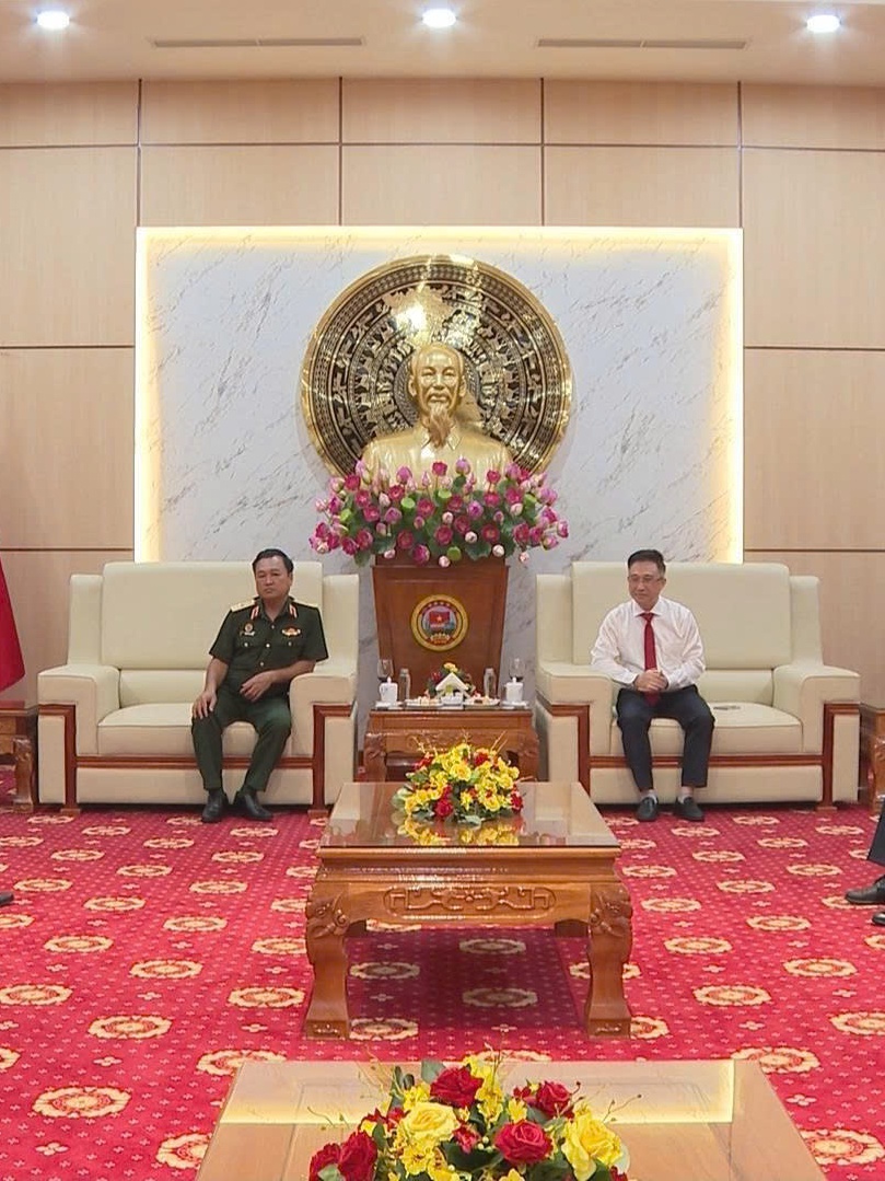 TP. Hồ Chí Minh chúc mừng Quân khu 7 nhân 80 năm truyền thống Lực lượng vũ trang Quân khu 7