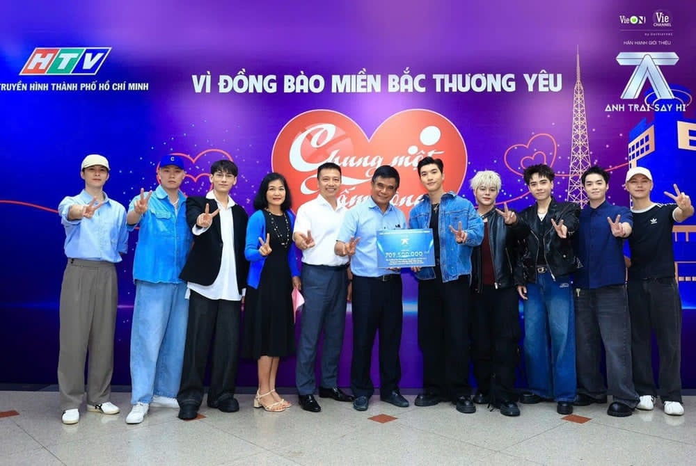 Chung một tấm lòng
