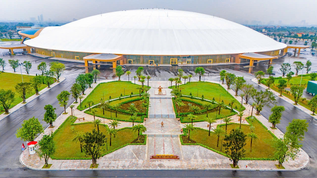 Trung tâm Triển lãm Việt Nam quy mô bậc nhất Đông Nam Á chính thức được bàn giao - Ảnh 3. Trung tâm Triển lãm Việt Nam được bàn giao phục vụ kỷ niệm 80 năm Quốc khánh - Ảnh 1.