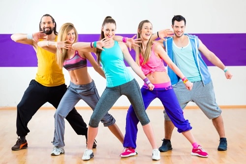 Những bước nhảy Zumba không biên giới - Ảnh 2.
