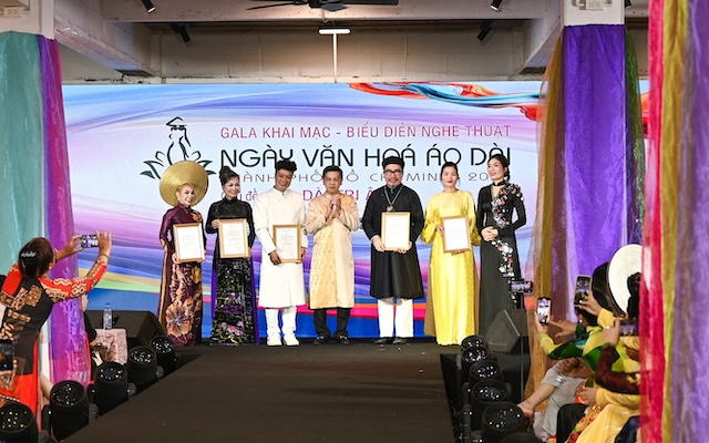 Đêm Gala "Áo dài tri ân" khẳng định vị thế biểu tượng văn hóa Việt Nam - Ảnh 3.